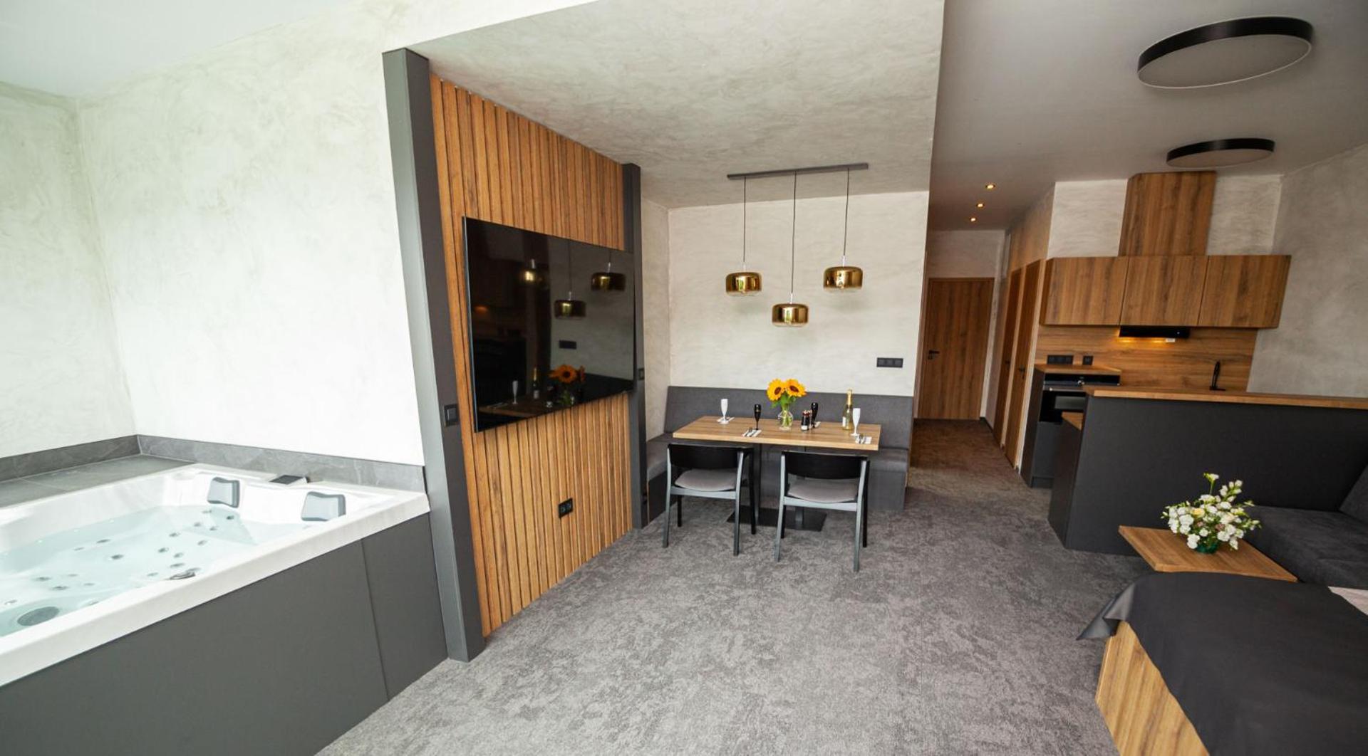 Hotel Kras Jedovnice Zewnętrze zdjęcie
