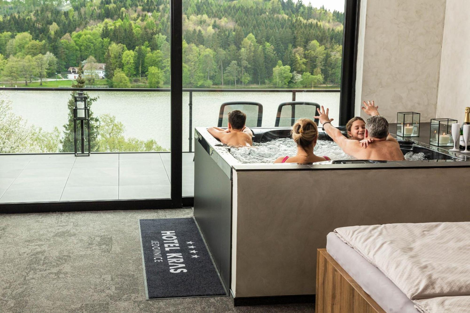 Hotel Kras Jedovnice Zewnętrze zdjęcie